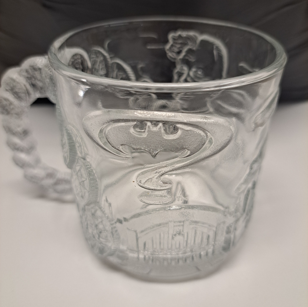 Batman  Forever Two - Face Glass Mug  1995 Mcdonald's. - Picture 2 of 7